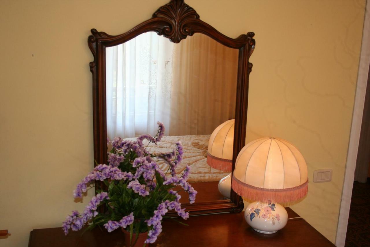 La Casa Di Rachele Apartment Sarteano Luaran gambar
